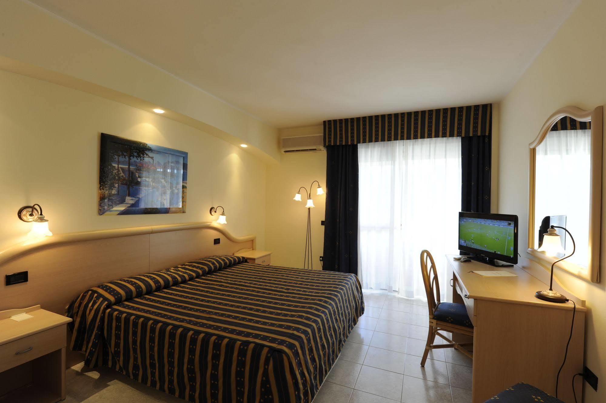 Pugnochiuso Resort - Hotel Del Faro 外观 照片